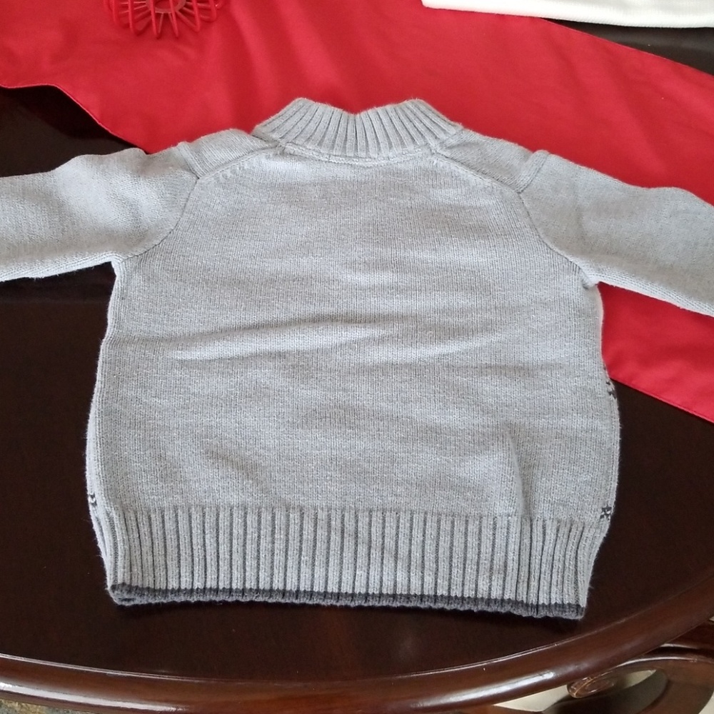 clothes - Picture 2 of 4